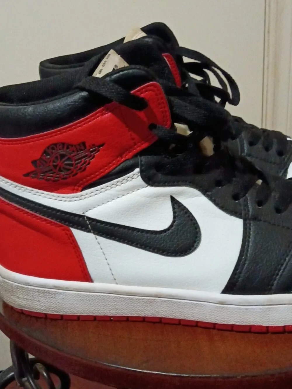 Nike Air Jordan 1 Retro High 2016 OG Black White Red 575441 125. Size 10 Men's